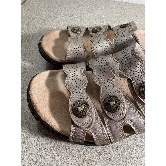 Clark's Leisa Pewter Sandals US 9.5 M Unique Button Detail On Straps - Picture 2 of 7